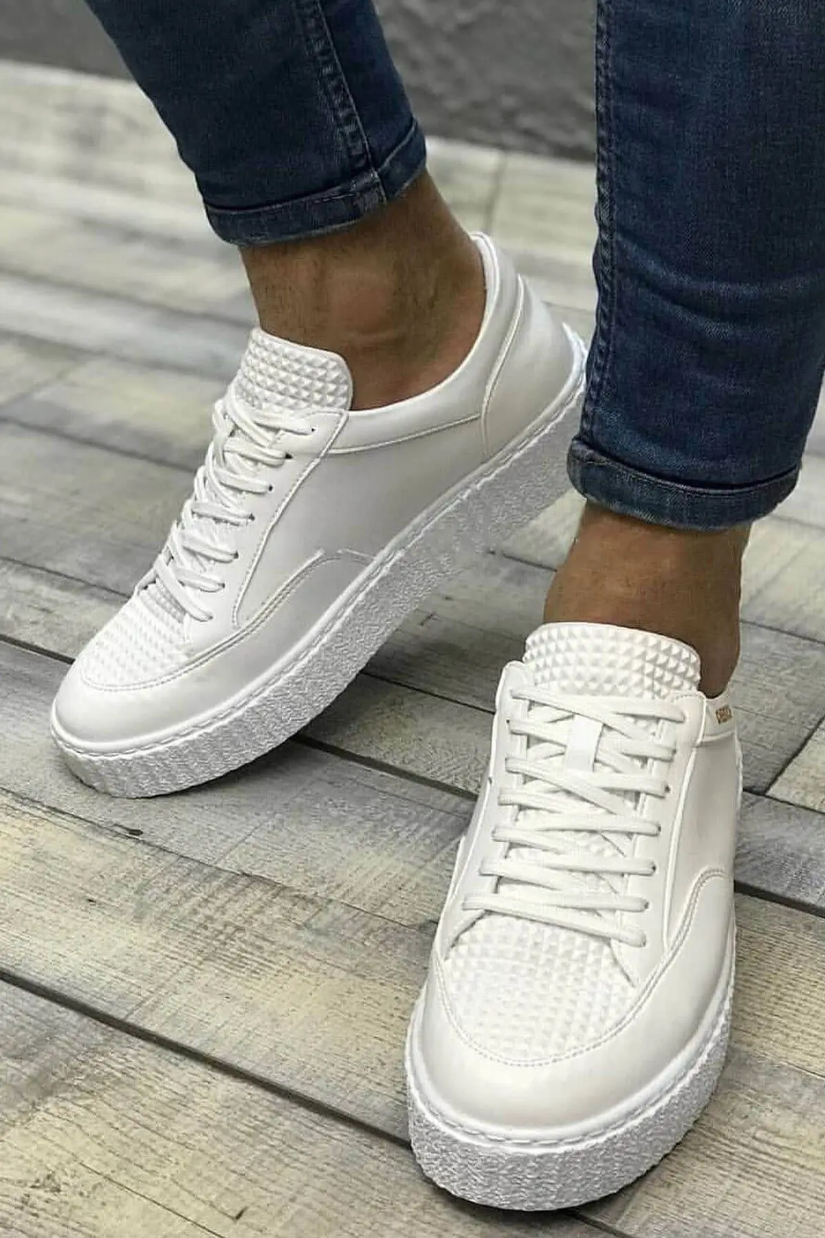 white mens casual sneakers