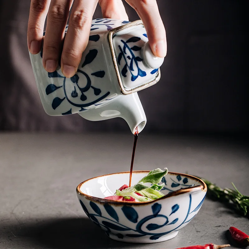 

Household ceramic square soy sauce pot creative seasoning pot Japanese style vinegar pot with top tip oil control square pot