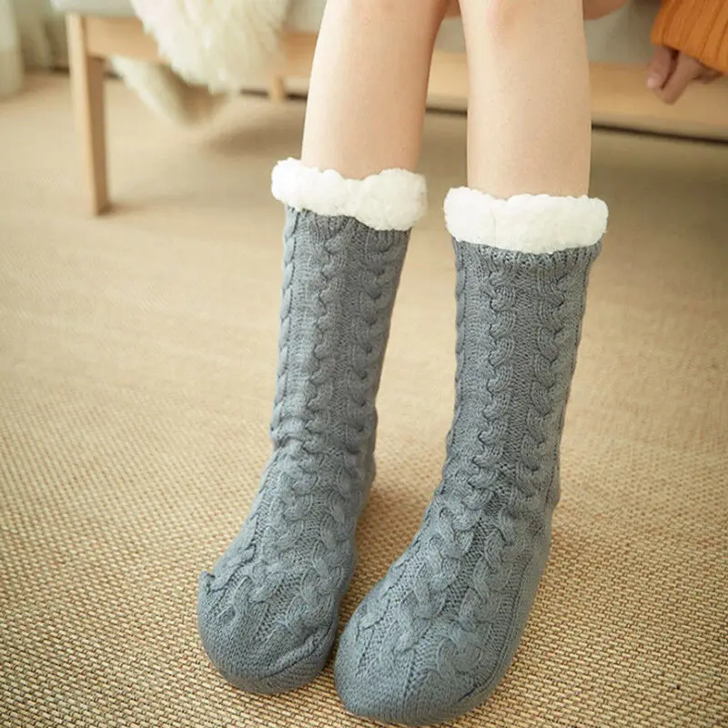 Новинка; 1 пара женских мягких теплых пушистых уютных зимних тапочек с флисовой подкладкой; нескользящие носки по щиколотку с перевернутыми краями