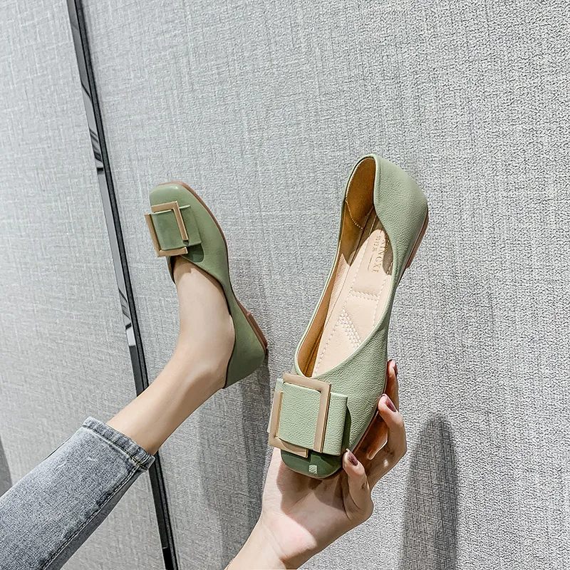 Big Size 35-43 Women Flats Shoes Bow Metal Buckle Decoration Ballet Shoes Office Lady Slip on Leaher Loafers Spring Fashion