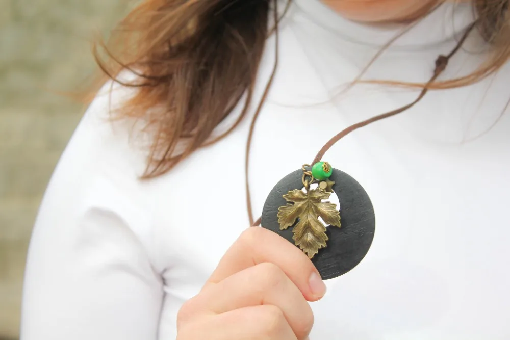2019-Woman-chokers-Necklaces-vintage-Jewelry-Tree-Design-Wooden-pendant-Wholesale-Long-necklace-for-women-collares