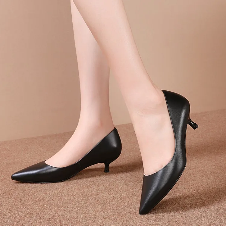 

2019 Autumn Pointed Toe Chunky Heel Solid Color Foot Covering Europe And America Man-made Diamond Low Top Semi-high Heeled Thin