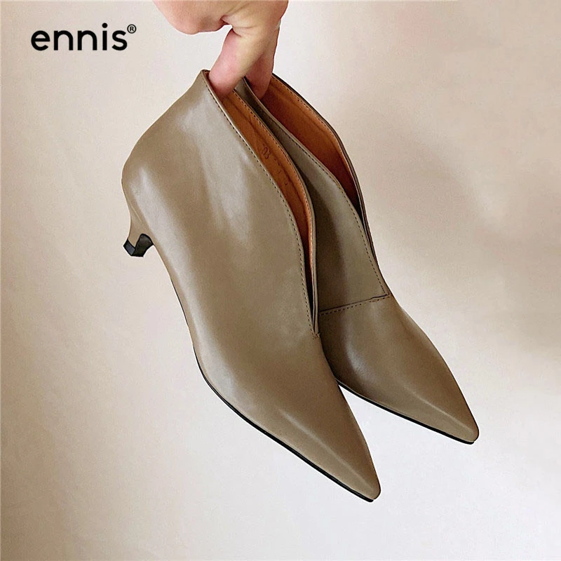 pointed mid heel boots