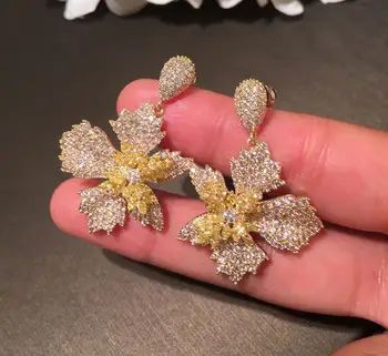 

Korean Women Fashion Luxurious Flower Earrings Leaf Super Flash Elegant Lady Ins Ear Accessories