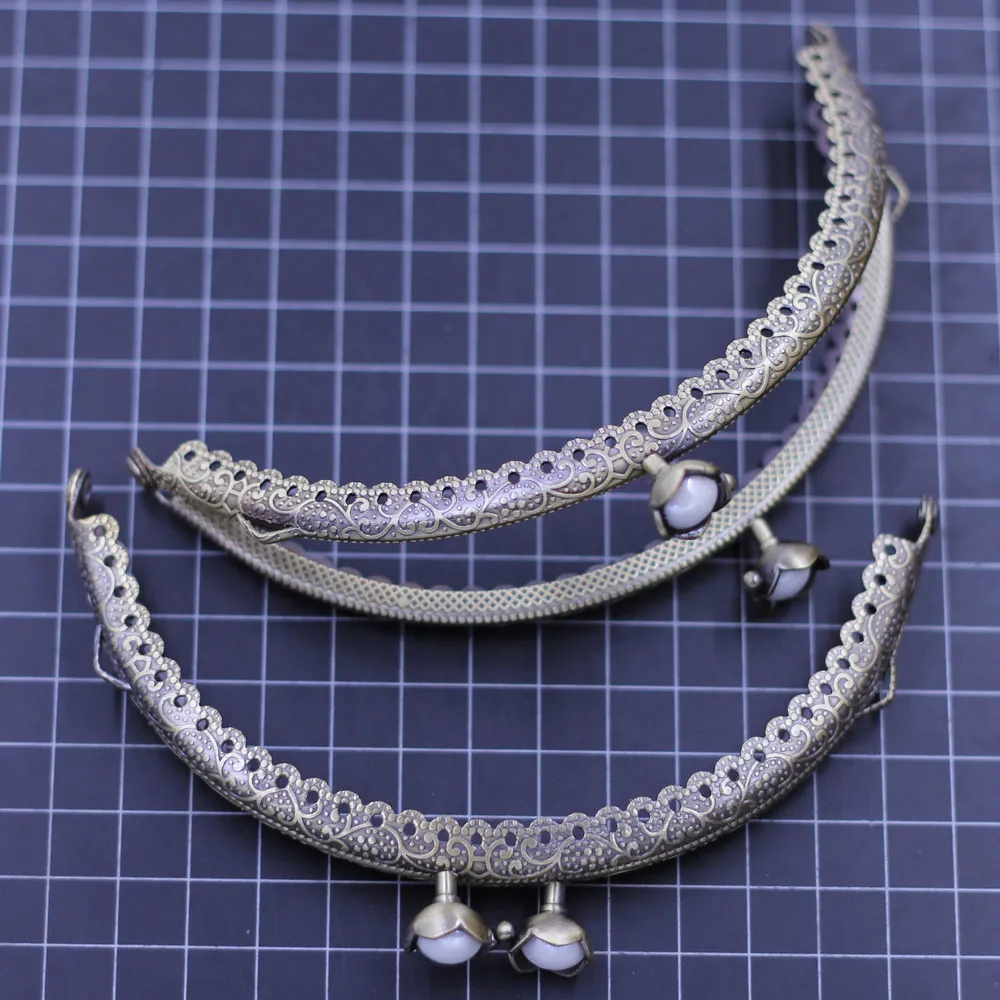 10PCS Bronze Tone Ruffled Metal Lock Clutch Coins Purse Arch Frame Kiss Clasps Clips Handle Hardware Resin Lotus Flower 12.5cm