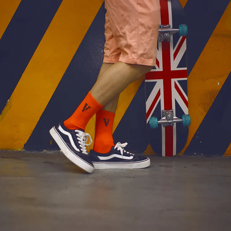 Модные носки в стиле Харадзюку с надписями в стиле хип-хоп для мужчин и женщин; длинные носки с героями мультфильмов; уличные Спортивные Повседневные носки в стиле хип-хоп; длинные носки для скейтборда