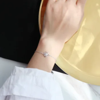 

Japanese Korean S925 Fine Silver Bracelets Women Clover Diamond Set Simple Cool Fresh Students Day Gift to Send Best Friend Gift