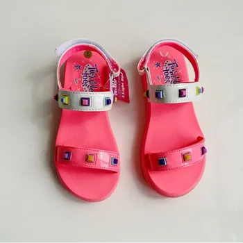 

Super light girls sandals look good girls sandals are easy to bend and good quality wear size 11 to 4 wallvell