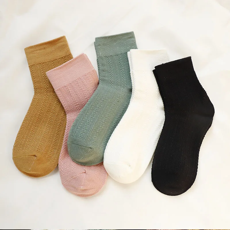

Woman Solid Cotton Socks Girls Sport Socks Warm Jacquard Winter Short Socks Female Ankle Socks in Multi colors 5 Pairs/ lot