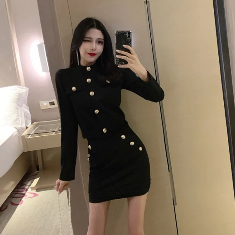 

Photo Shoot 2019 New Style Early Autumn Buckle Short Coat Tops High-waisted Skirt Set