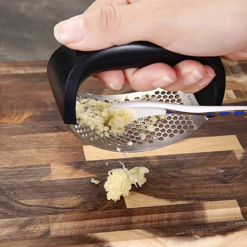 

Stainless Steel Garlic Presses Manual Garlic Kitchen Accessories Chopper Crusher Chopper Crusher Curve Fruit Vegetable Tools