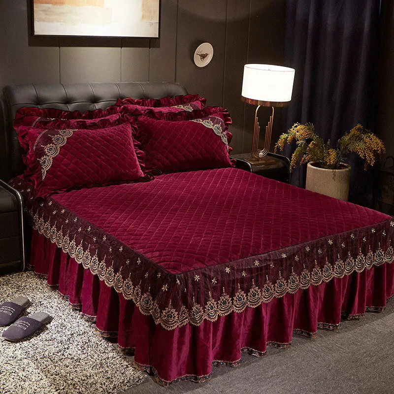 Details about   Printed Antique Lace Velvet Bed Skirt Ruffled Cover Quilted Queen Full Bedspread 