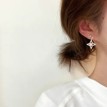 

2020 New Arrival Zinc Alloy Classic Geometric Women Dangle Earrings Korean Earrings Female Pearl Female Elegant Jewelry