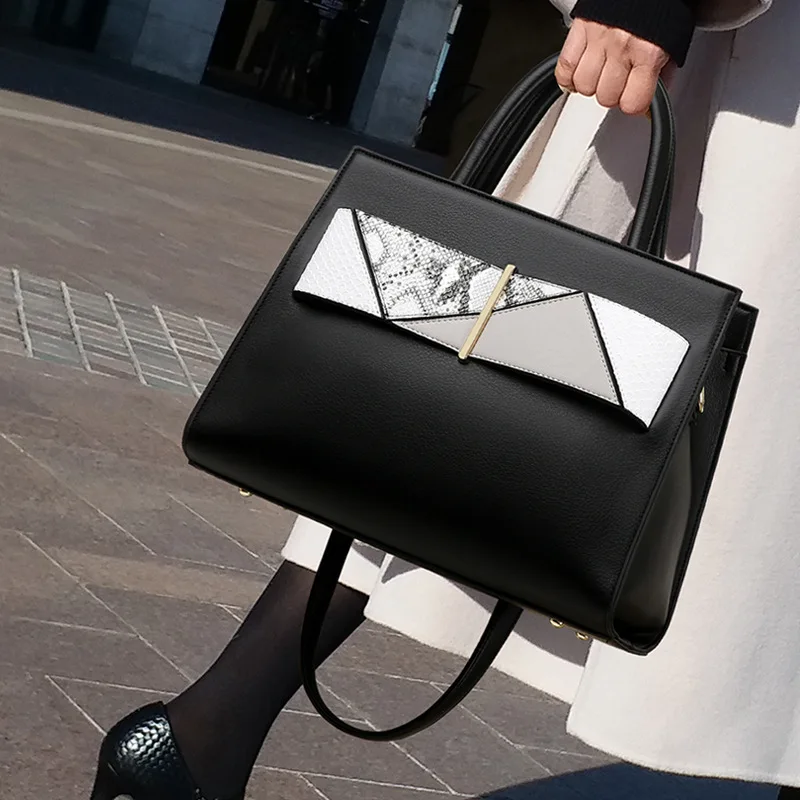 

2022 New Luxury Fashion Shoulder Messenger Bag High Quality Genuine Leather Women Serpentine Handbag Large Capacity Casual Totes