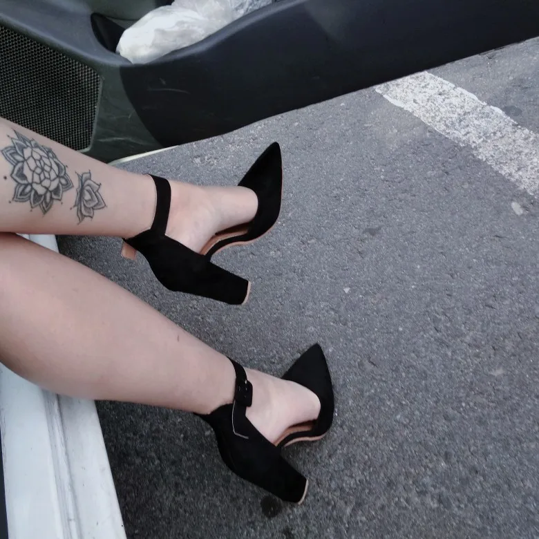 Модные женские туфли на высоком каблуке; zapatos Mujer; туфли-лодочки с острым носком; женская обувь; женские вечерние туфли-лодочки с ремешком на щиколотке; коллекция года; Летние босоножки