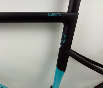 

2020 new carbon frame road bike with disc brakes sagan color 700C carbon frame thru axle 100*12 142*12mm road bicycle frame