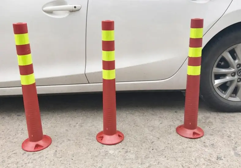70cm Plastic Road Facilities Crossing Signs Warning Pile Elastic Safety Cone