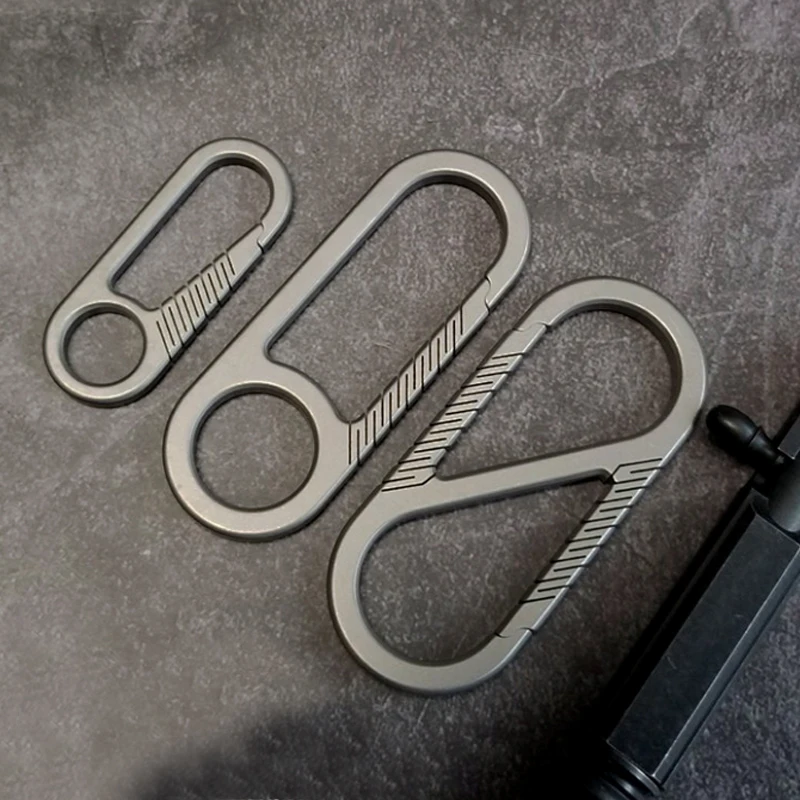 

A174 EDC titanium alloy keychain key hanging one titanium alloy carabiner multi-purpose 8 word spring D buckle