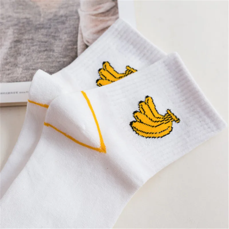 Модные осенние милые женские Носки с рисунком животных из мультфильмов Harajuku уличная одежда, заниженные носки хлопок Япония Kawaii студенческие счастливые забавные носки - Цвет: banana
