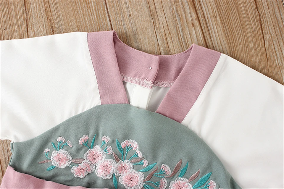 15793603668_1295736818