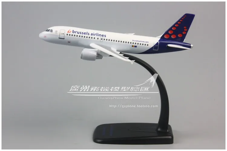Брюссель авиакомпаний Брюссель Аэробус A319 1: 200 в собранном виде Пластик с трёхмерными чертёжами 17 см для детей и взрослых Рождественский подарок на день рождения