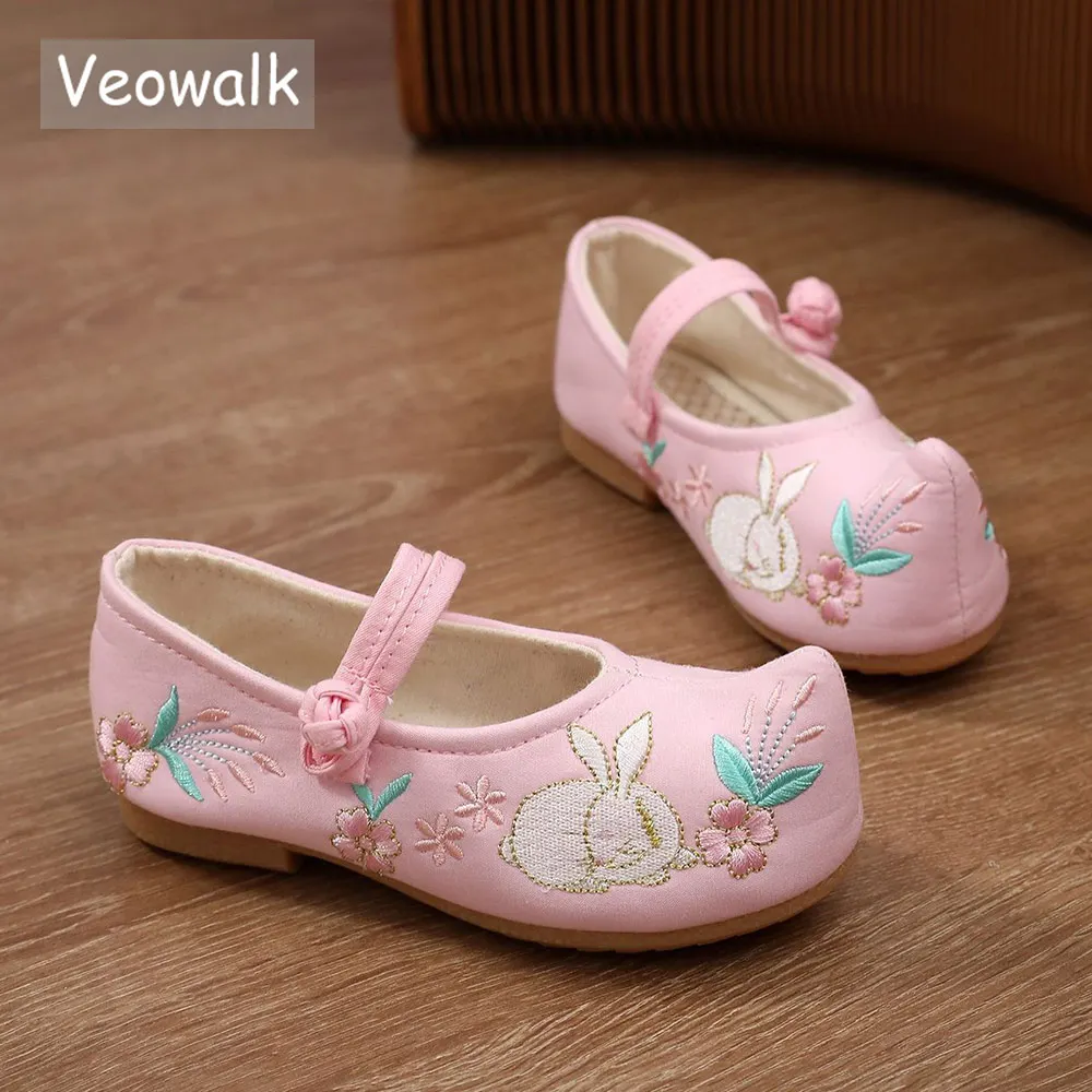 

Veowalk Nose Toe Little Girls Cotton Embroidered Flats Shoes Kids Comfort School Shoes Children Casual Old Beijing Cosplay Shoes