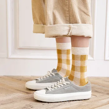 

Fashion Lady Style Cute Checked Lattice Plaid Cotton Women Socks Spring Autumn Winter Lovely Color Socks Vintage Grid Socks