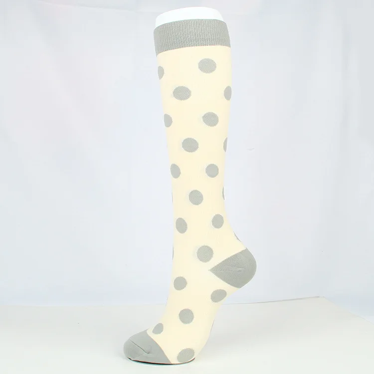 white ( gray dots) 2 пары, унисекс, Компрессионные носки по колено, для бега, медицинские, спортивные, для голени, ног, поддержка, чулки для женщин, мужчин, облегчение боли, S-XL - Цвет: white ( gray dots)