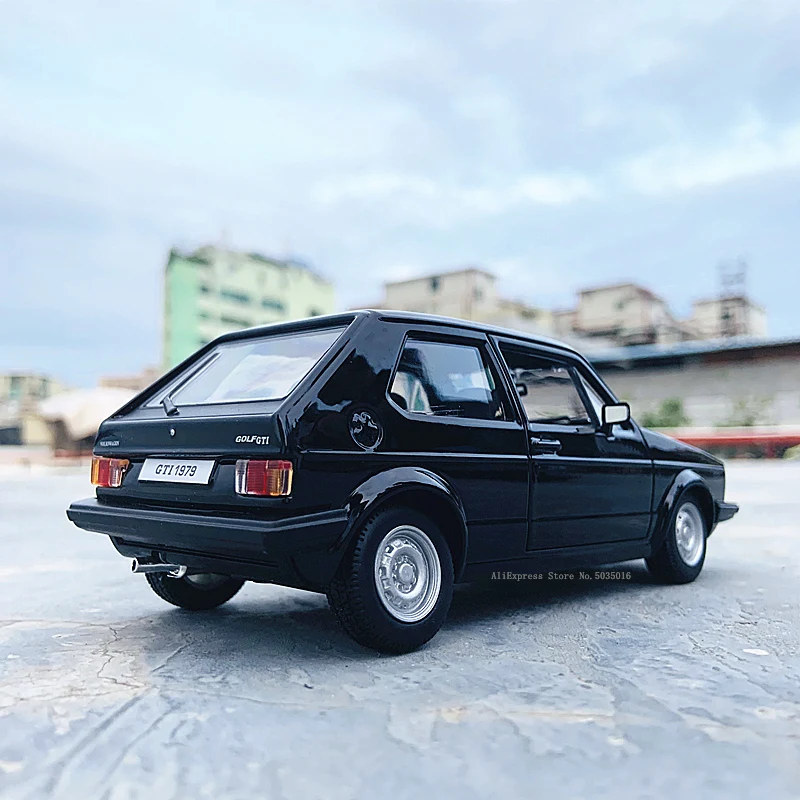 1/24 ノベルティ　フォルクスワーゲン　ゴルフ　マーク5 1KB ドイツ車 黒 1/24 ノベルティ フォルクスワーゲン ゴルフ マーク5 1KB ドイツ