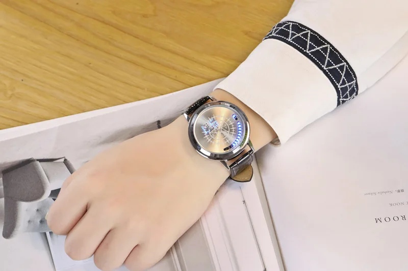 

LED Touch Screen Watch LED Anime Creative Fashion Students Five-pointed Star Magic Circle Touch Watch Students Cool