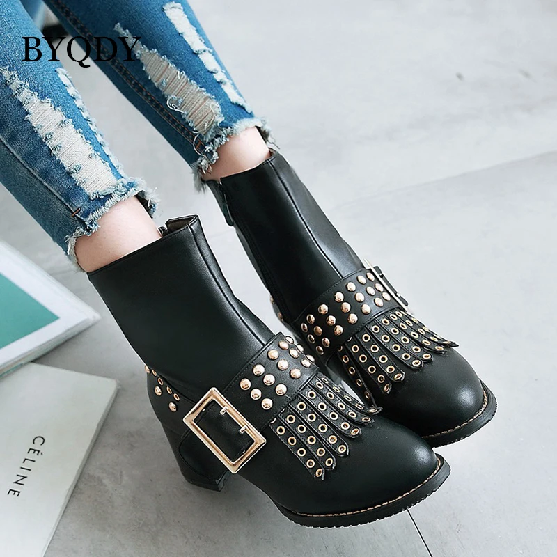 

BYQDY 2020 Rivets PU Leather Booties Buckle Straps Thick Heel Black Ankle Women Boots Studded Decorated Woman Boots Motorcycle