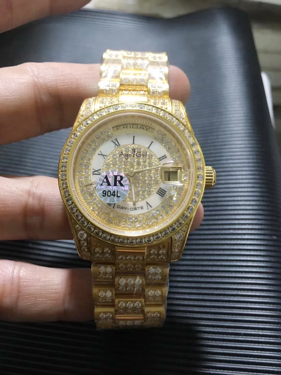 

Luxury Brand New Mens Daydate Yellow Gold Full Iced Diamonds Rome Dial Automatic Mechanical 904L Stainless Steel Sapphire Watch