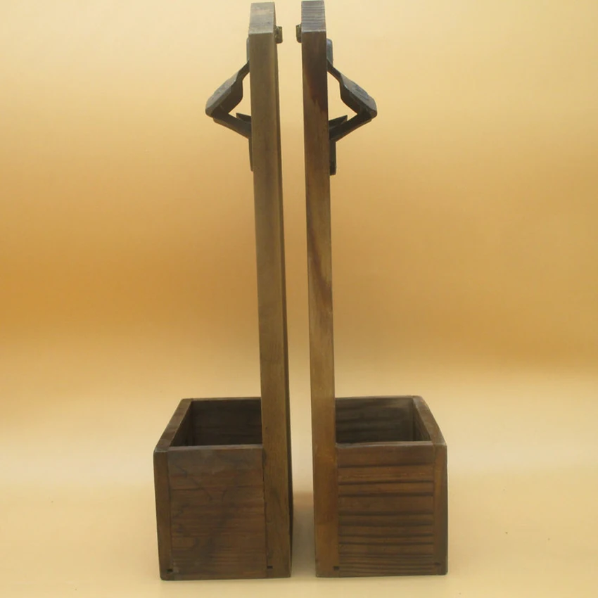 Bar Restaurant Creative Wall-mounted Bottle Opener Home Office Decoration Vintage Wooden Drinks Beer Openers