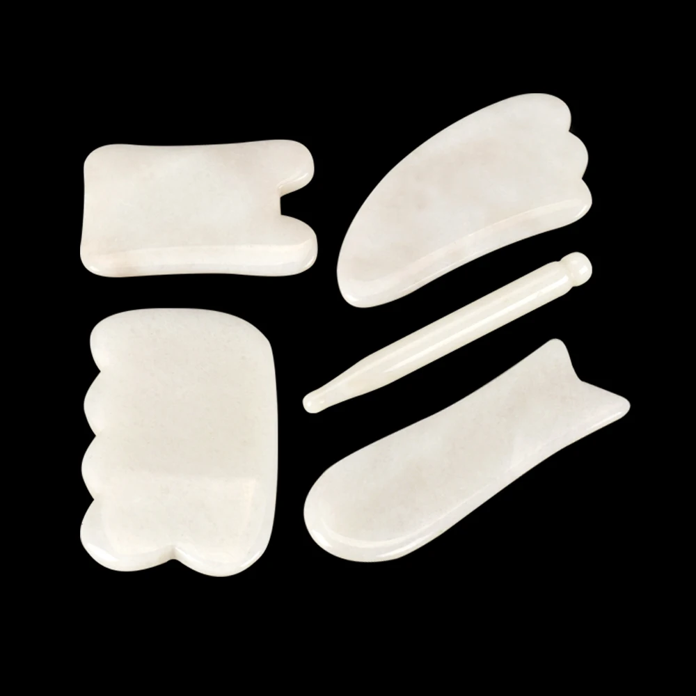 Натуральный белый нефритовый скребок с кристаллами энергетический камень