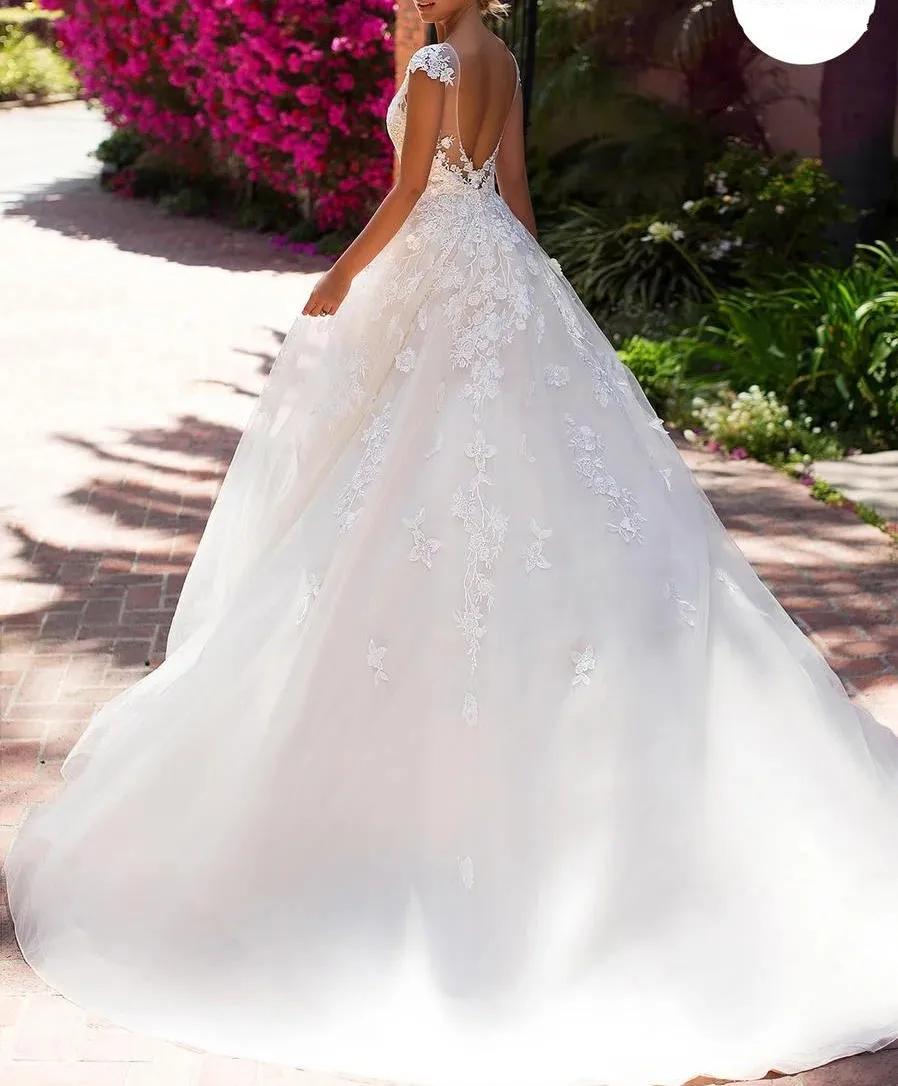Scoop-Ball-Gown-Wedding-Dresses-with-Unique-Lace-Appliques-Low-Back-Wedding-Gowns