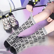 19, Осенние новые женские гольфы, женские, INS Tide, высокие, светящиеся, светоотражающие носки, встряхивание, звук, сеть, красные носки до икры