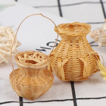 

Mini Bamboo Basket Simulation Fish Basket Model Toys 1/12 Dollhouse Miniature Accessories for Doll House Decoration