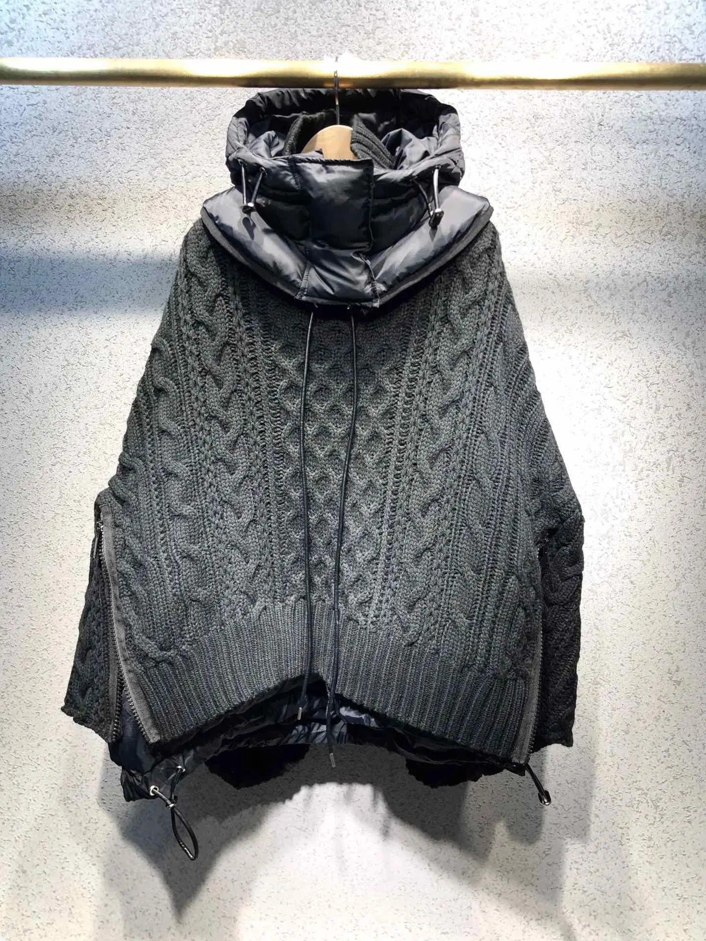 Женский высококачественный модный свитер с длинными рукавами стеганый плащ с капюшоном пуховик 1101