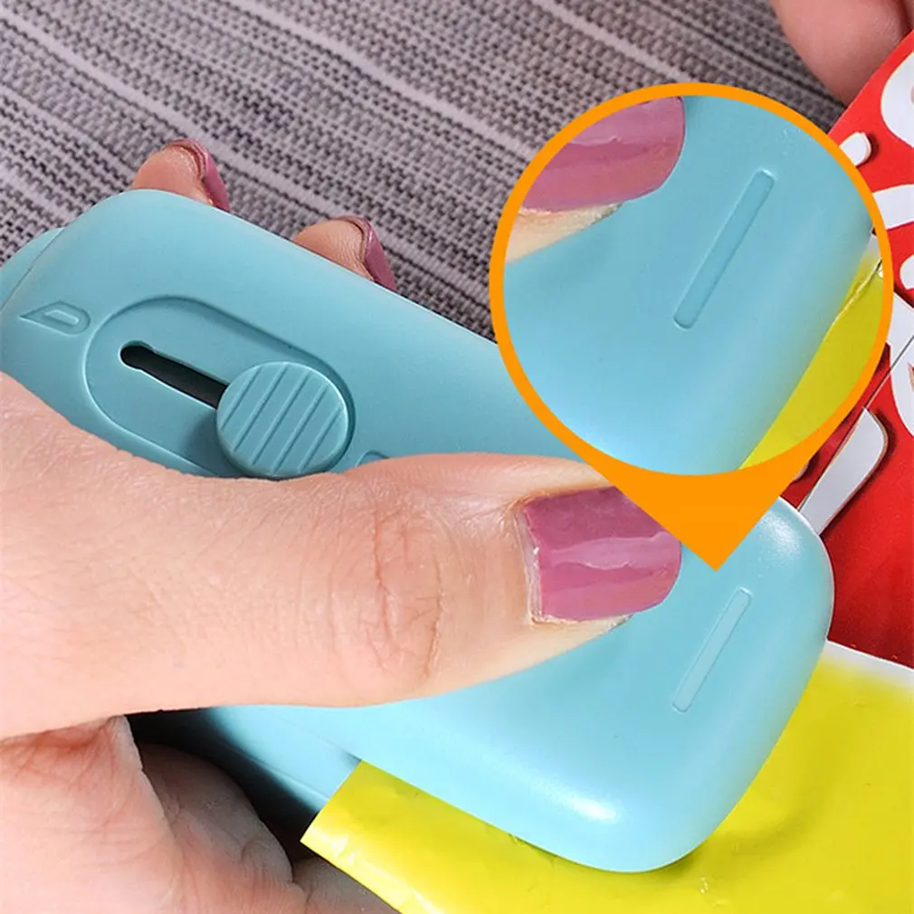 

Portable Household Small Sealing Machine Mini Small Disassembled Food Plastic Packaging Bag Sealing Artifact