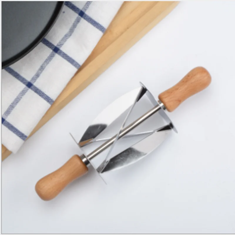 1PC Stainless Steel Rolling Cutter for Making Croissant Bread Wheel Dough Pastry Wooden Handle Baking accessories MZL135