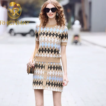 

New Geometric Knitted 2 Piece Set Women Short Sleeve Pullover Sweater + Waist Elastic Mini Skirt Set Lady Runway knitting Suit