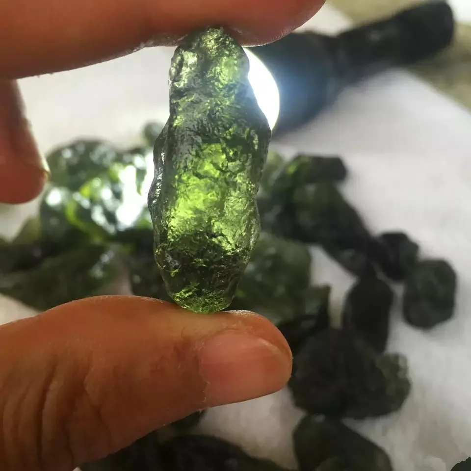 Горячая Распродажа А++ натуральный молдавит зеленый Аэролит кристалл камень кулон энергия apotropaic4g-6g/Лот+ веревка уникальное ожерелье