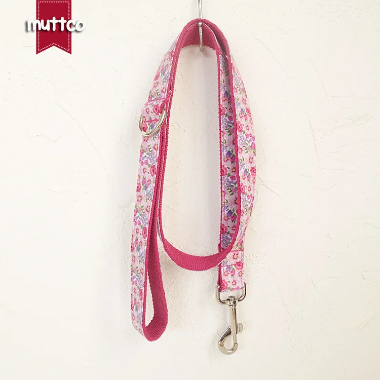 

Floral Decorative Pattern Pet Traction Rope Large Dog Pet Traction Rope Red Flower Dog Hand Holding Rope