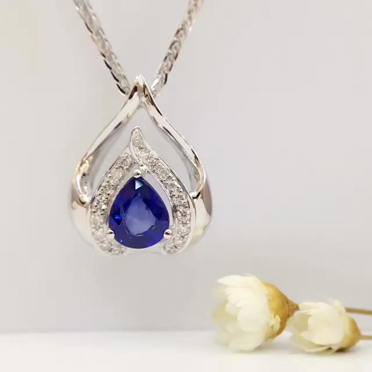 0.70ct+ 0.083ct 18K белое золото натуральный сапфир и кулон ожерелье с бриллиантами инкрустированные Завод Новое прибытие ювелирные изделия