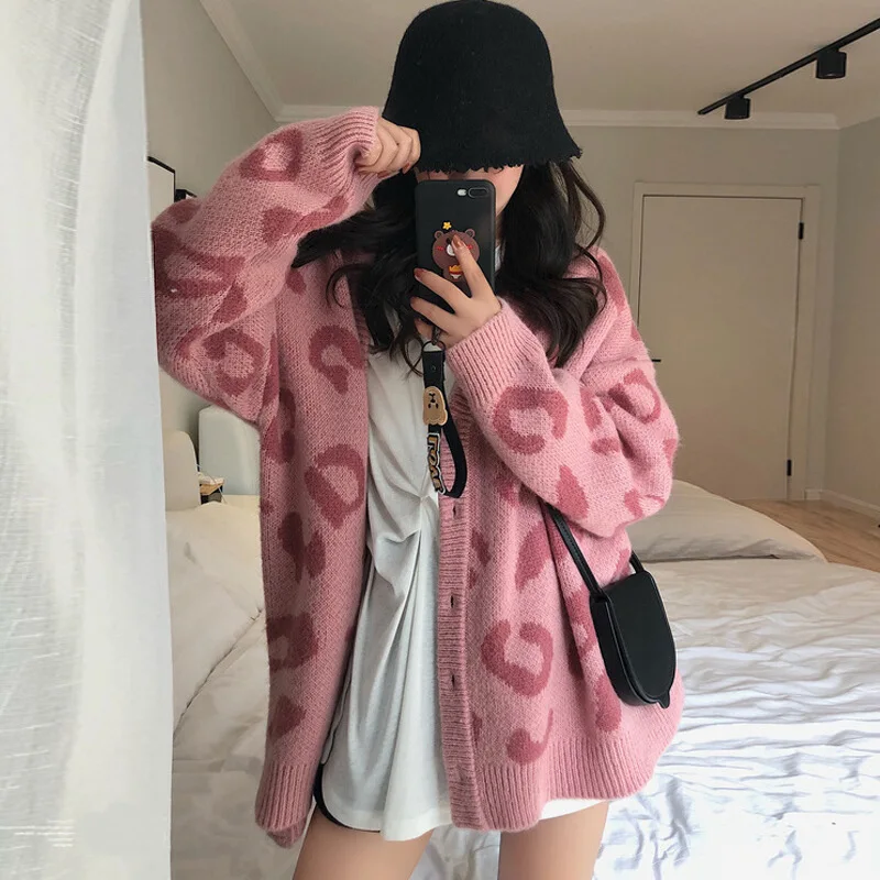 Женский трикотажный свитер с леопардовым принтом на осень/зиму |