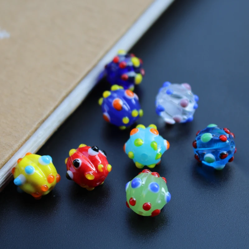 Стеклянные бусины ручной работы в форме тыквы разноцветные с наружными точками