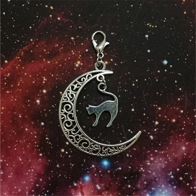 

10pcs/set Cartoon Cat Charm Cat Clip on Charm Moon Lobster Buckle, Fantasy Jewelry, Big Moon Zipper Pull, Moon pendant