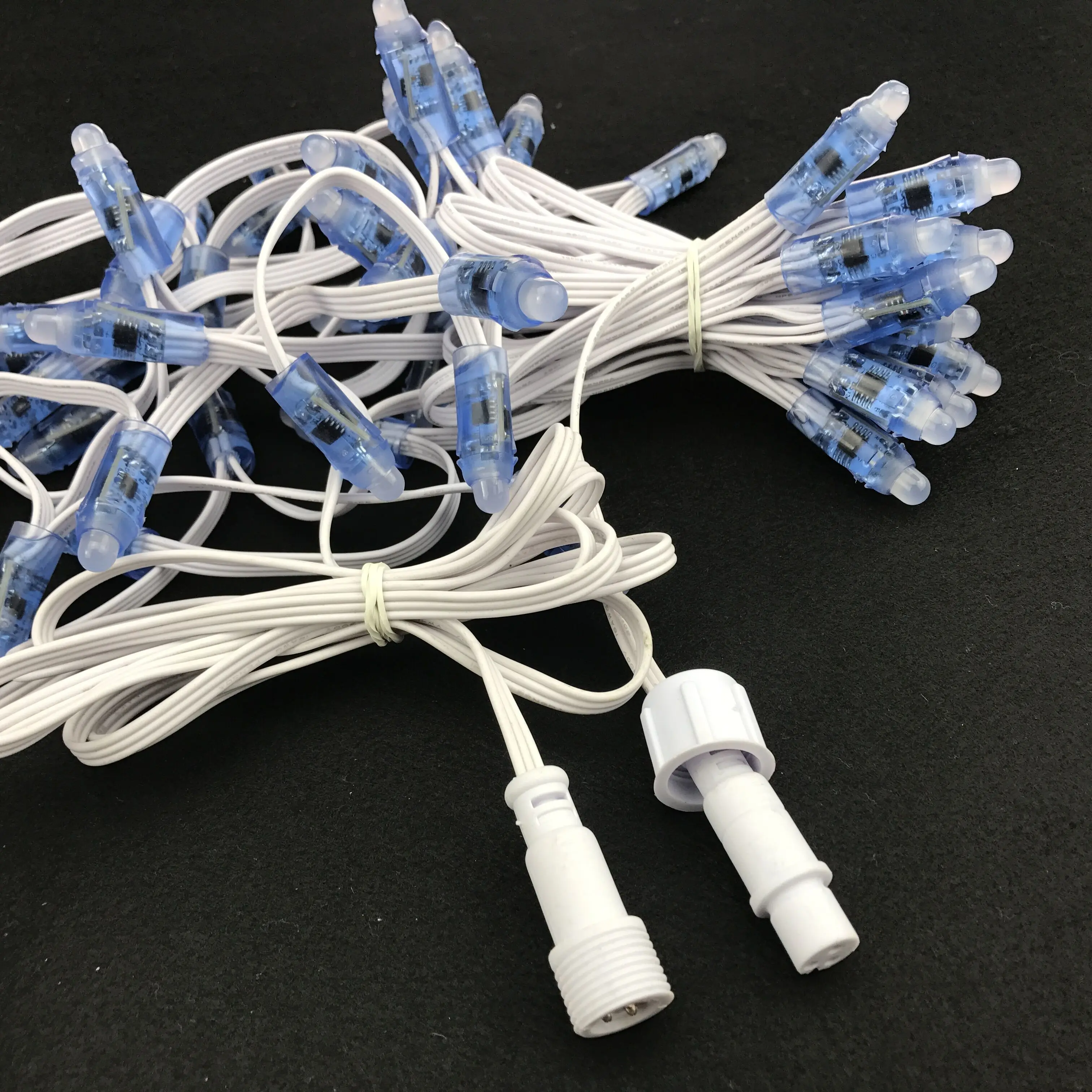 Индивидуально СВЕТОДИОДНЫЙ полноцветный Icicles string; DC12V WS2811 Светодиодный; все белый провод; IP68; 60 узлов/комплект; с 2 м xсоединительным хвостом