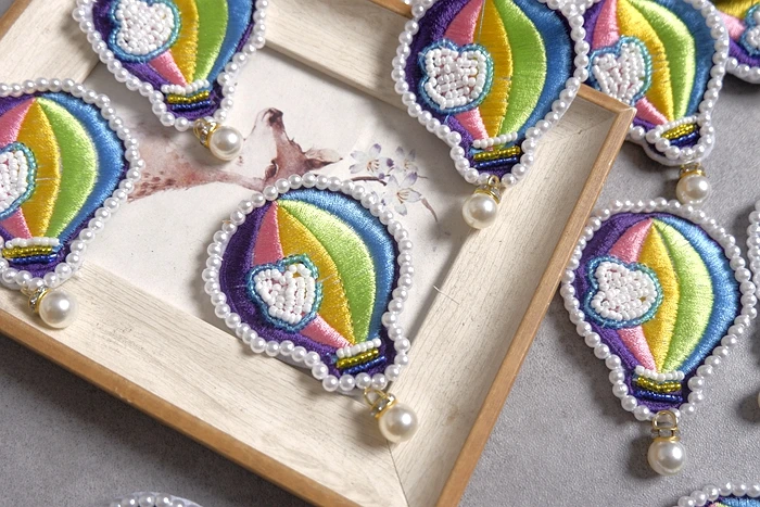 2 шт. очень красивая нашивка с разноцветными кристаллами ручной работы одежда