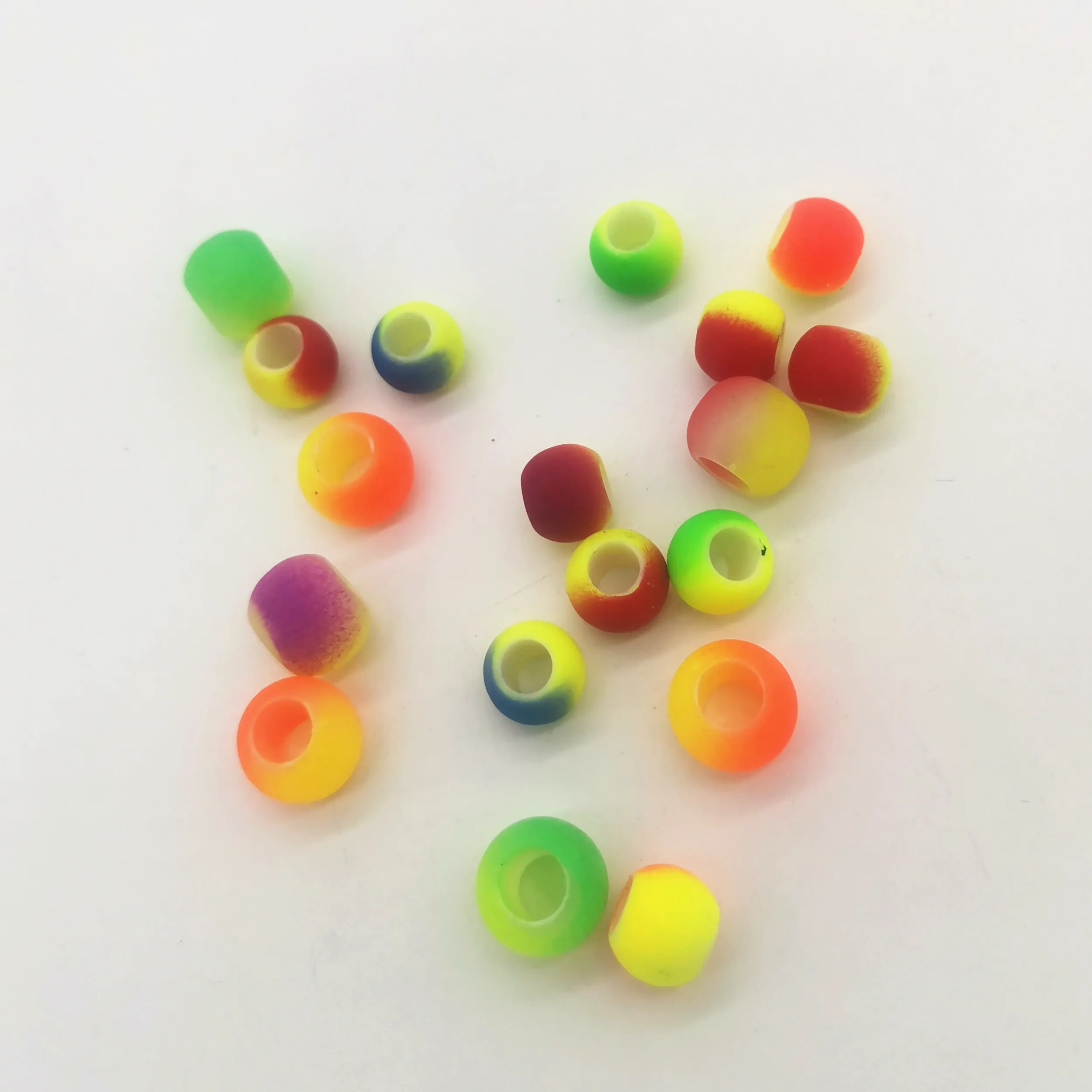 

20 шт./упак. случайный смешанный двойной Цвет резины с большими отверстиями, кулоны А-свободные ручной DIY бусины аксессуар 10/12 мм s1059